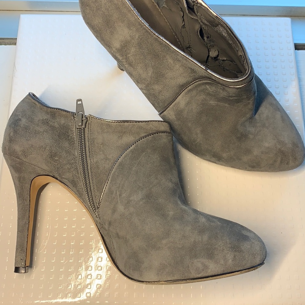 Antoni Melani grey ankle booties